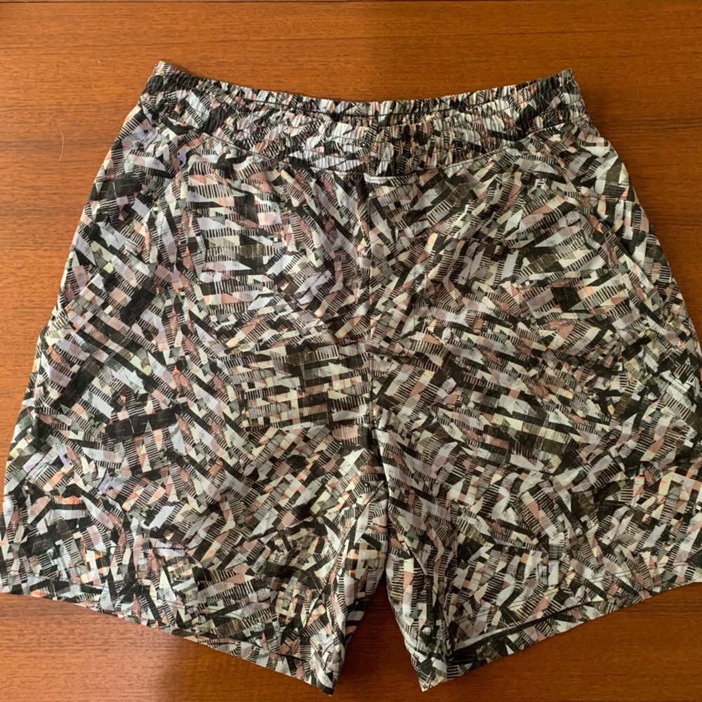 Lululemon Multicolored Men’s Shorts - Medium